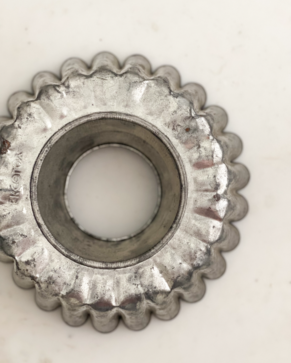 Vintage Fluted Metal Ring Mold