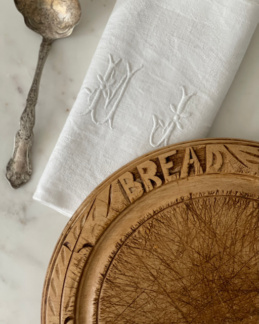 English Bread Board - Bold Lettering